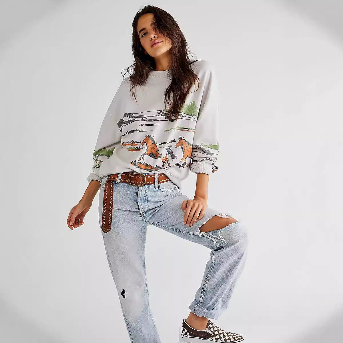 Ladies sweatshirt with creative horse motif graphic and casual fit Ivyshape