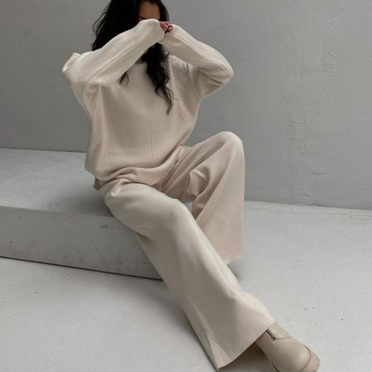 Ladies set consisting of cozy oversized sweater and casual fabric trousers Ivyshape