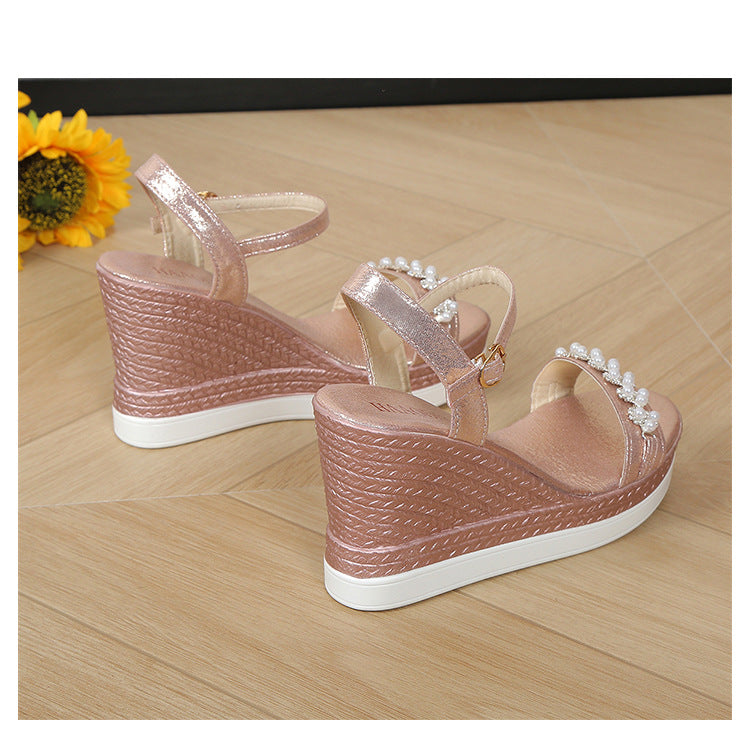 Women's wedge sandals with elegant glitter accents and adjustable strap Ivyshape