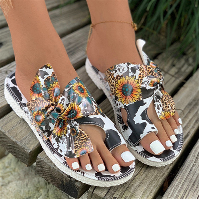 Ladies clogs with intricate floral pattern and comfortable footbed Ivyshape