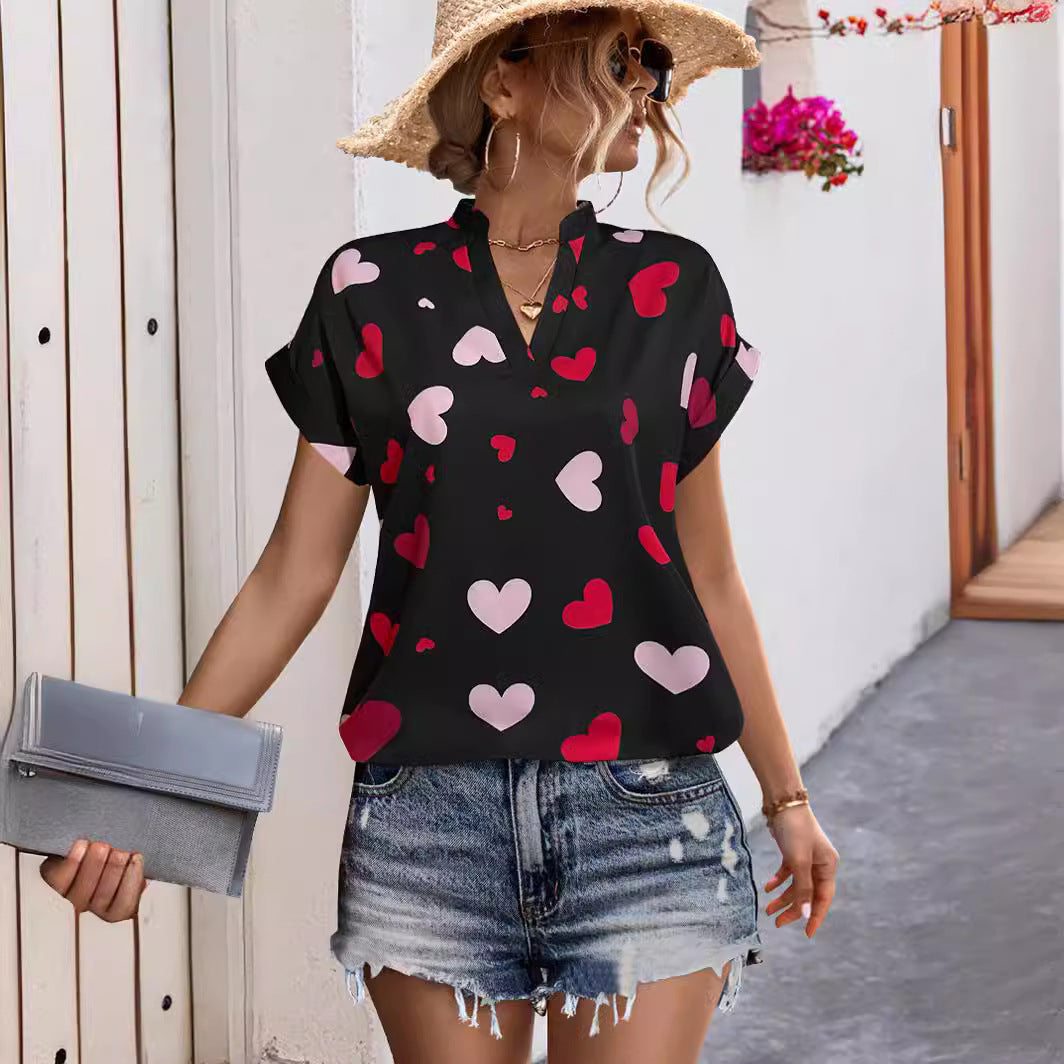 Ladies airy blouse shirt with heart-shaped print and loose fit Ivyshape