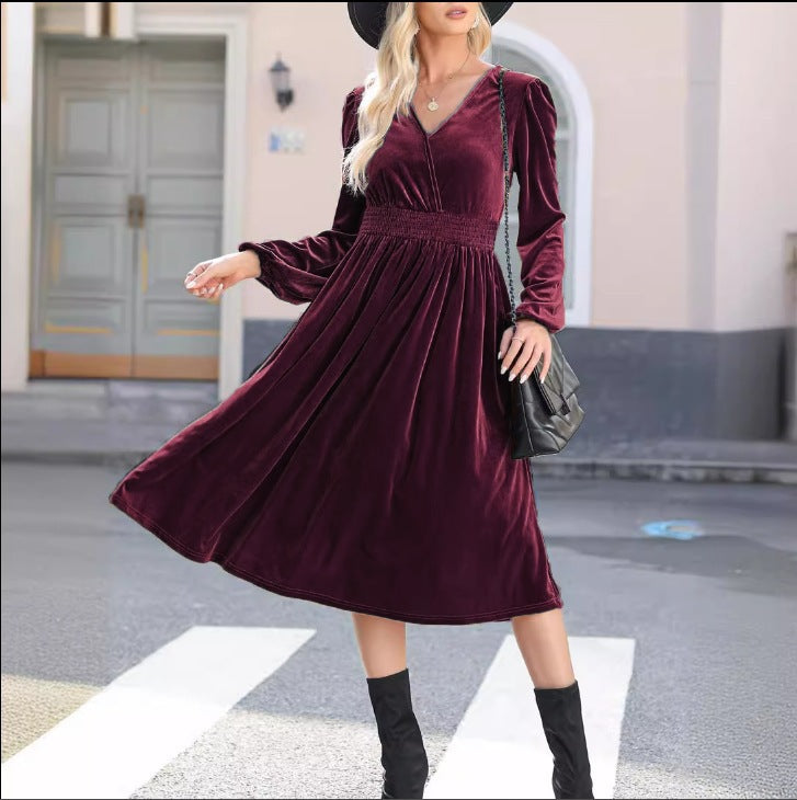 Women's midi dress made of soft velvet with a minimalist V-neck and elastic waistband Ivyshape