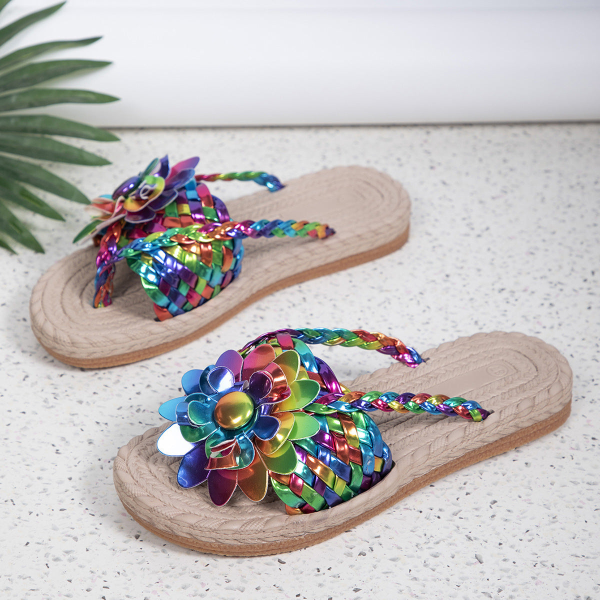 Ladies floral decoration sandals with comfortable footbed technology Ivyshape