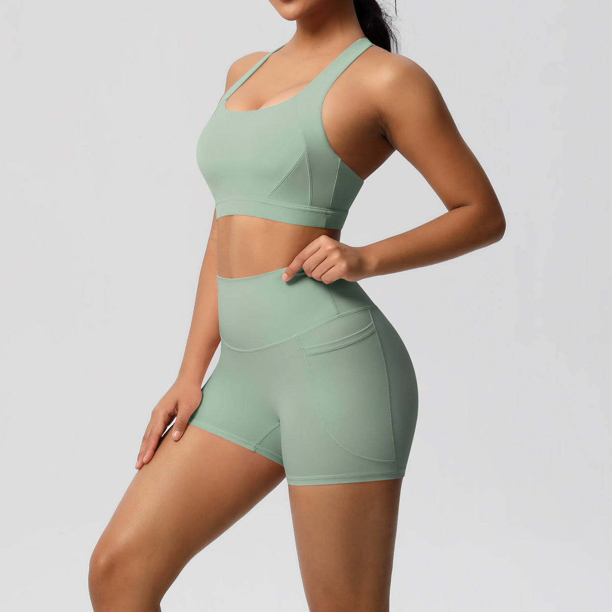 Women’s Sports Bra and High-Cut Shorts with Practical Pockets and Breathable Structure Ivyshape