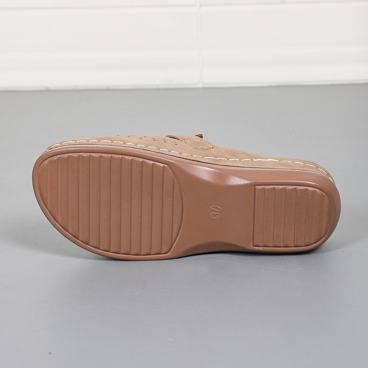 Women's clogs with comfortable flower design and anatomical footbed Ivyshape