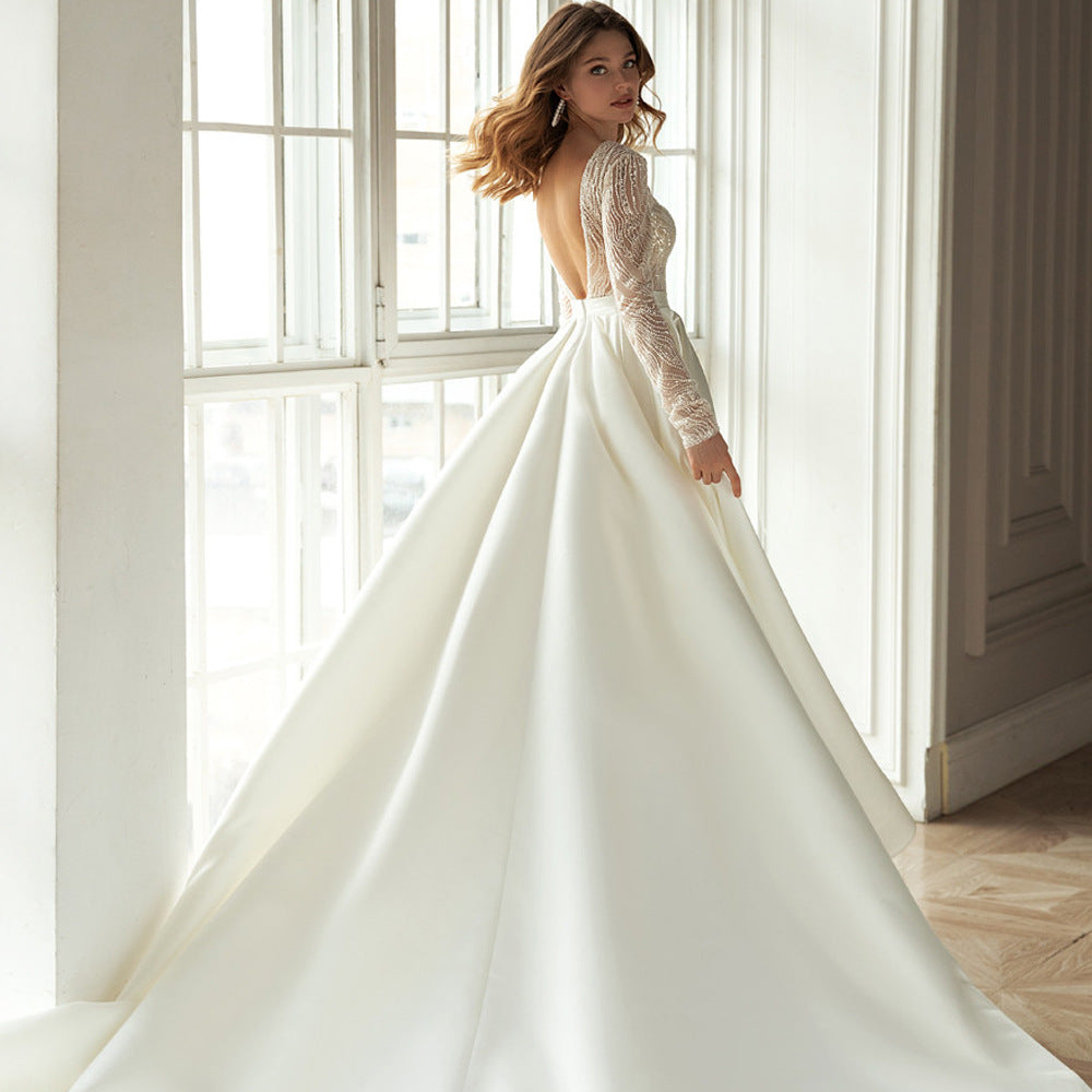 Women High-Quality Wedding Dress in A-Line Cut with Deep V-Neck and Long Sleeves Ivyshape
