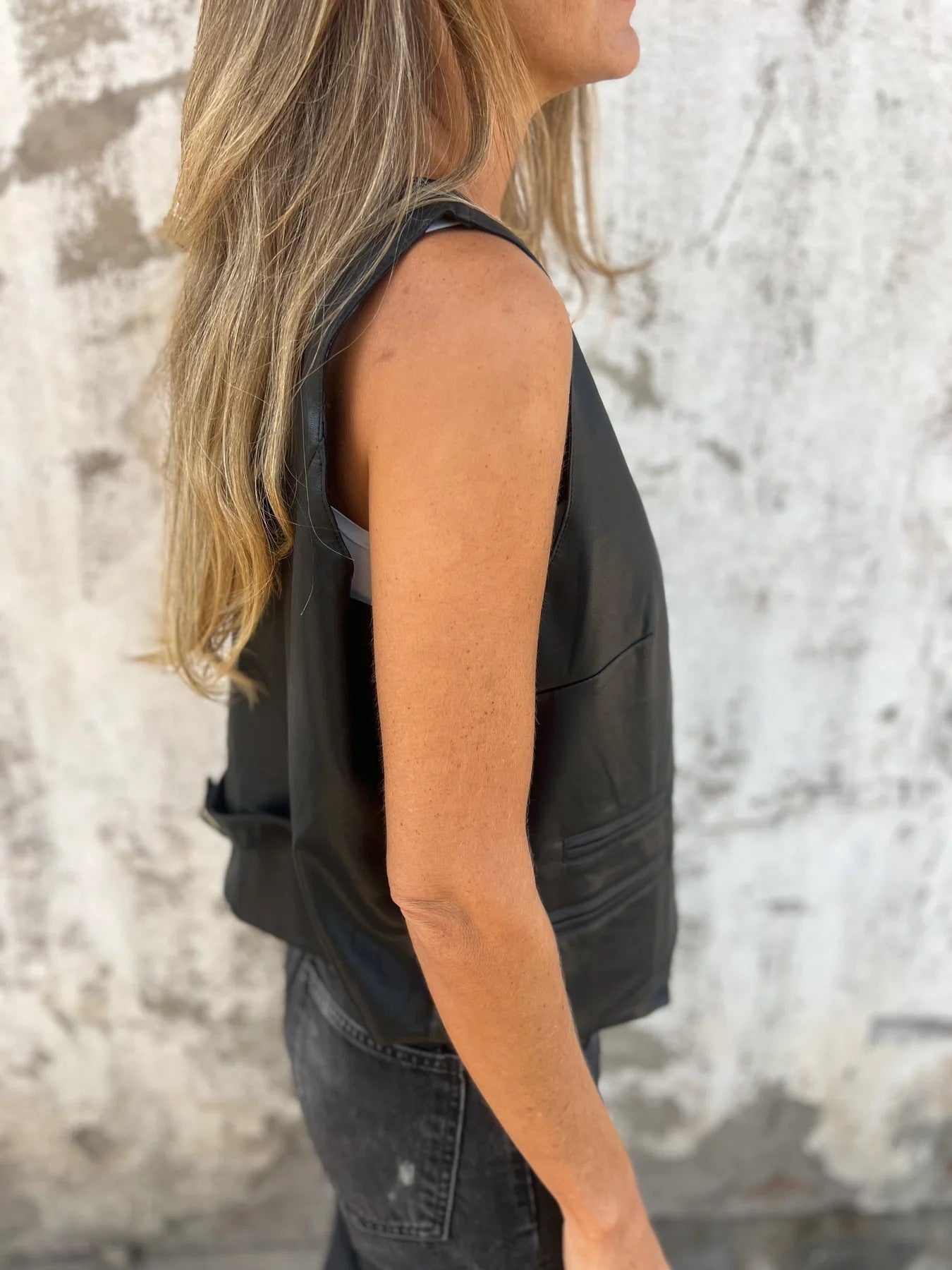 Women elegant stylish vest Ivyshape