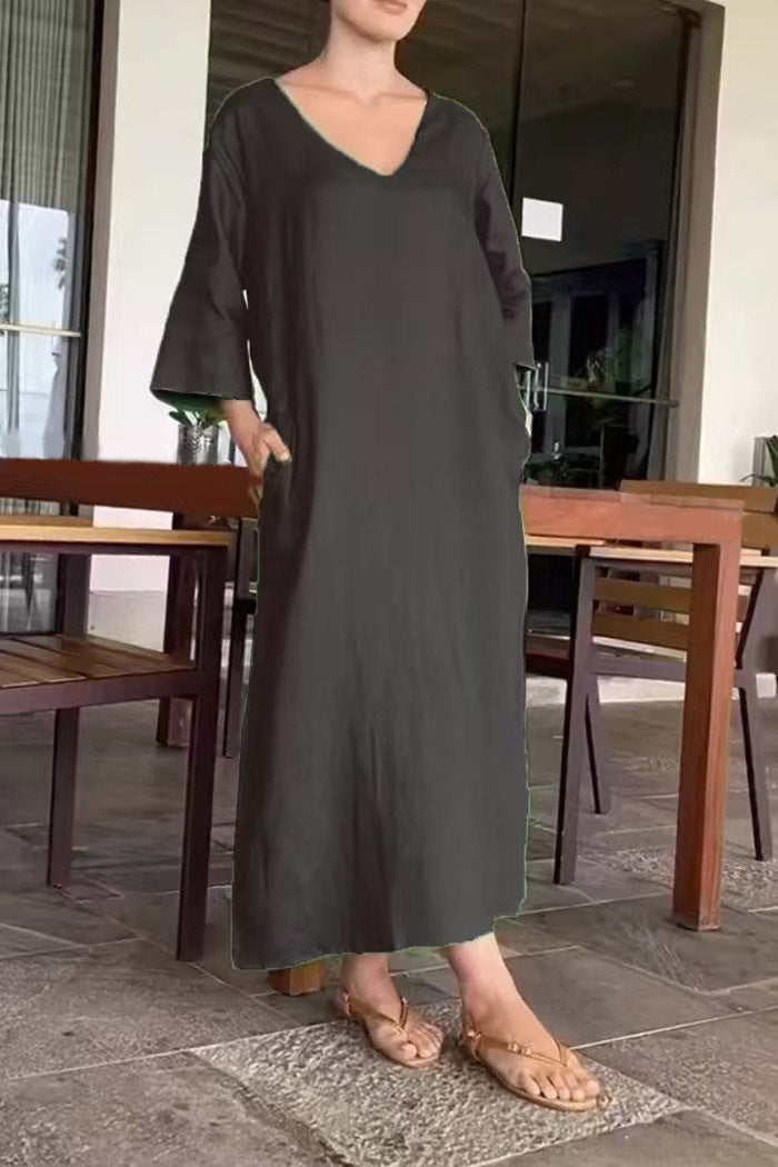 Ladies airy maxi dress made of breathable cotton with V-neck and practical pockets Ivyshape