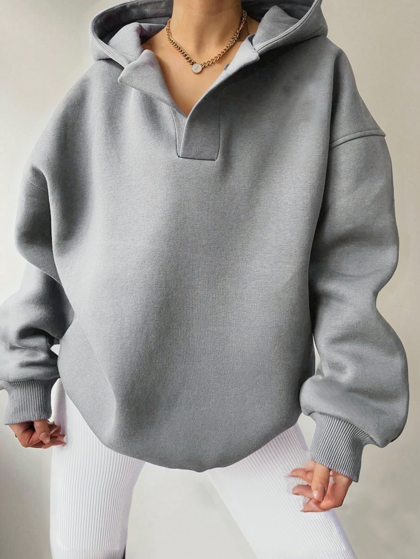 Women's hoodie with oversized fit and V-neck Ivyshape