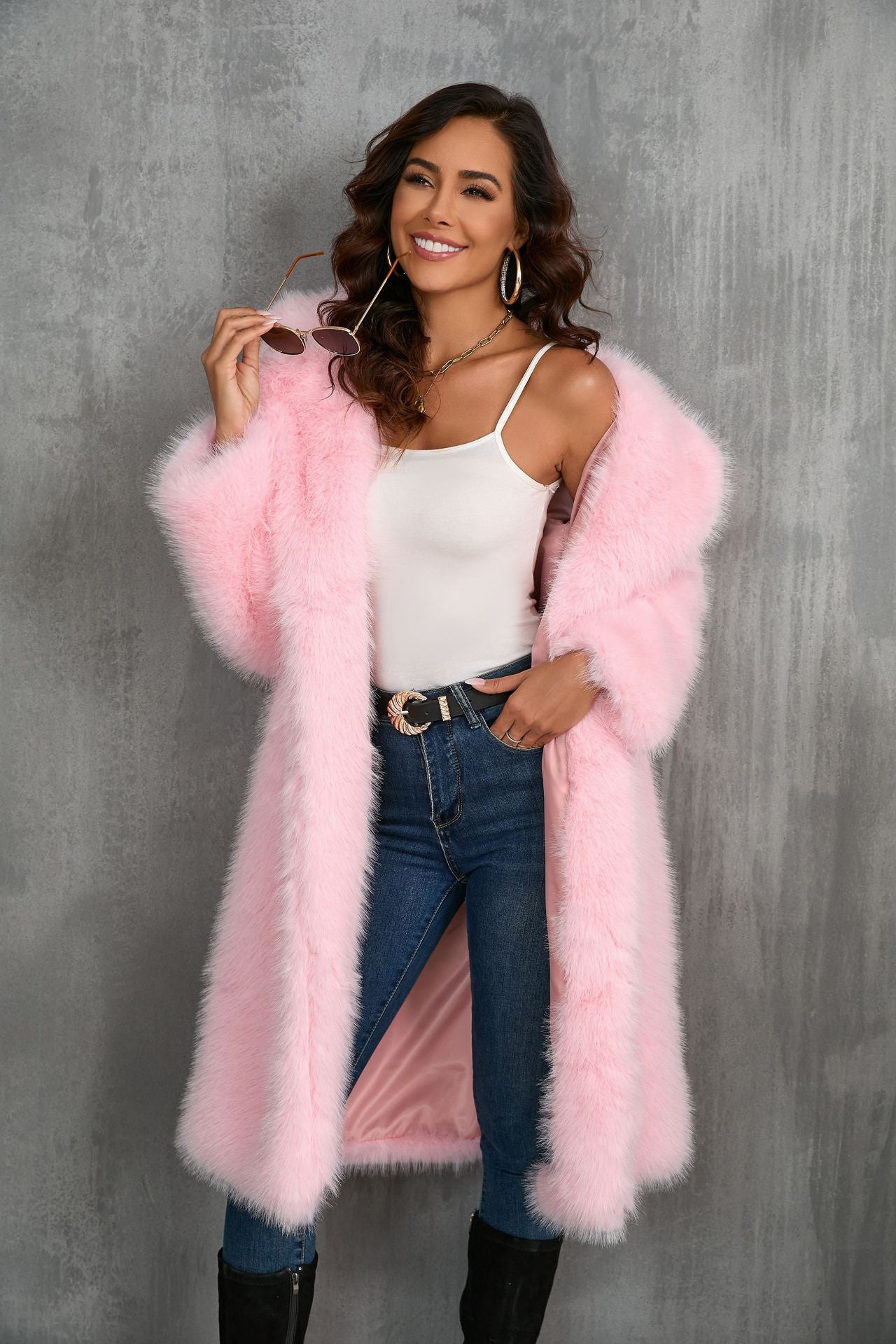 Women Luxurious Faux Fur Coat with Elegant Cut Ivyshape