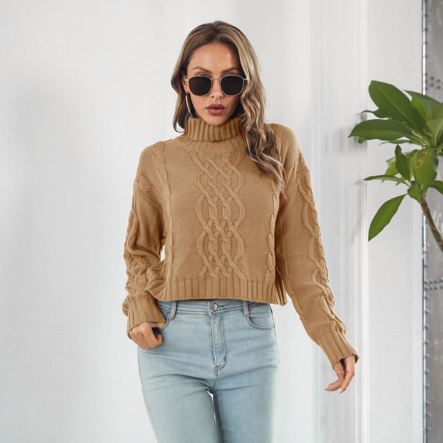 Women's chunky knit sweater with high collar and cable pattern Ivyshape
