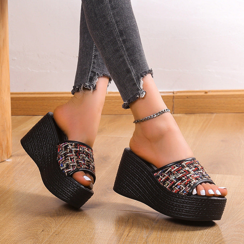Ladies wedge mules with modern textile accents and non-slip platform sole Ivyshape