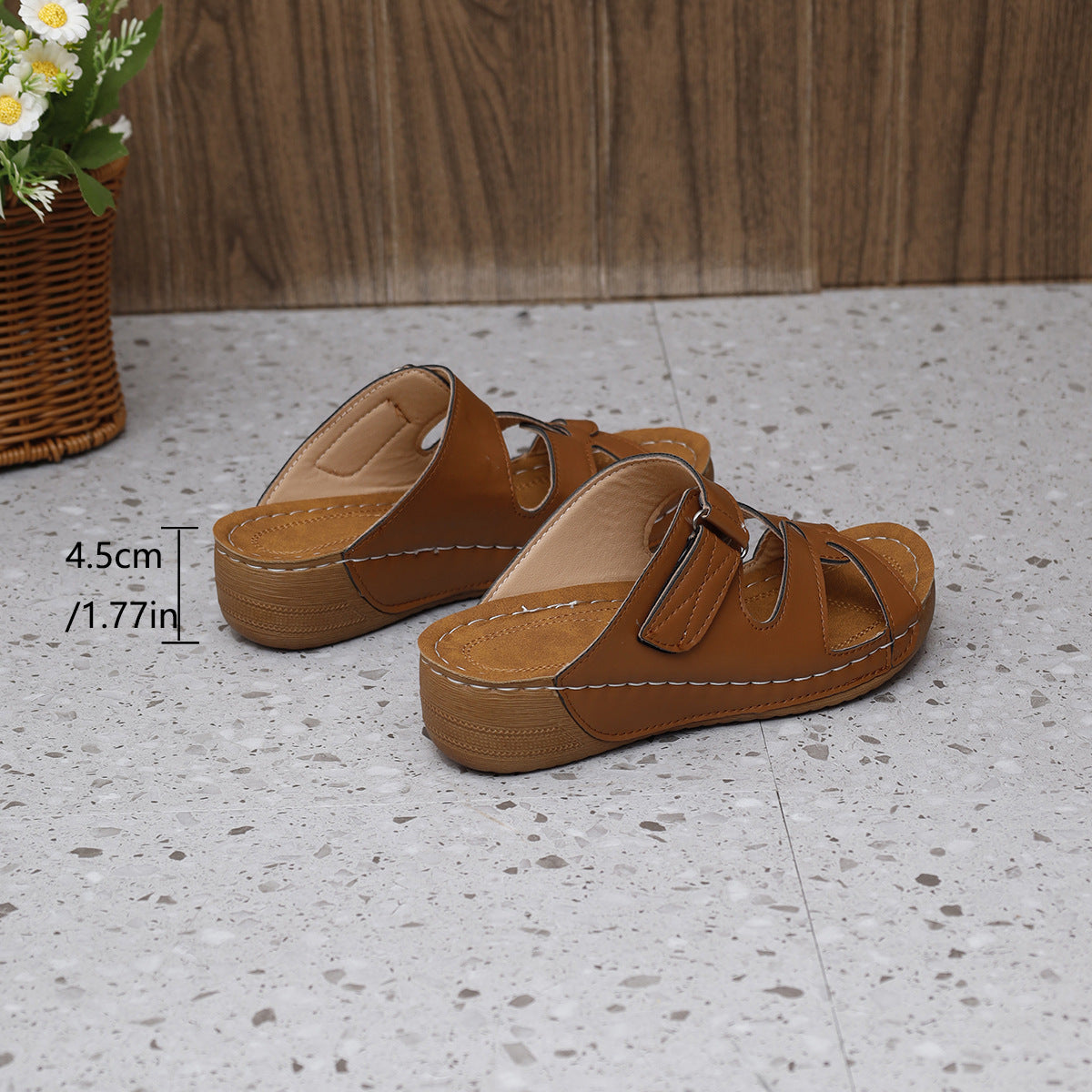 Ladies Comfortable Clogs with ergonomic footbed and fashionable straps Ivyshape