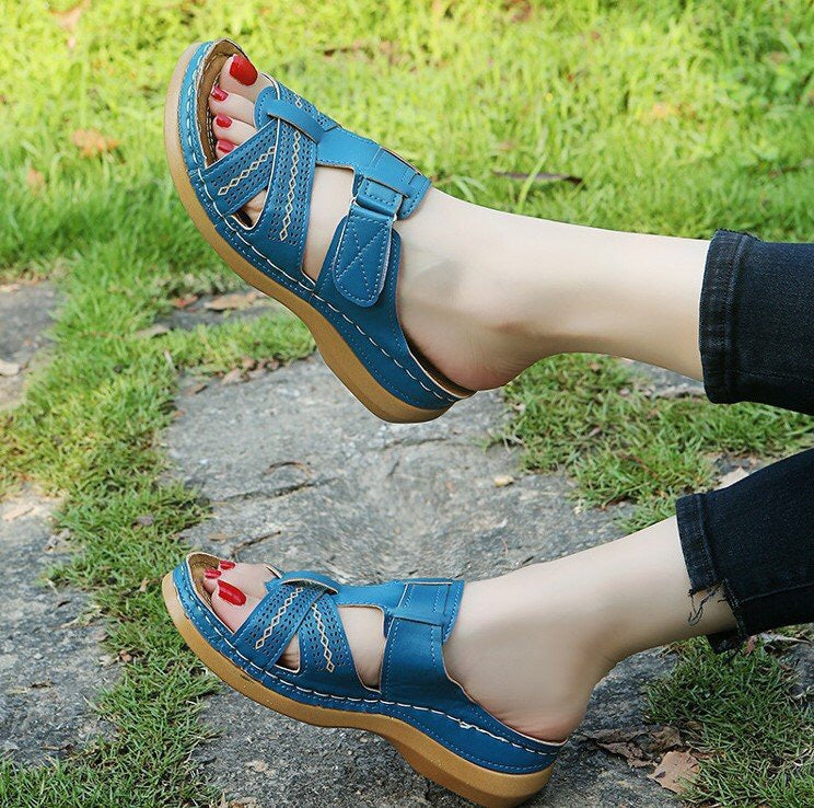 Women's Comfortable Clogs with fashionable knot design and ergonomic footbed Ivyshape