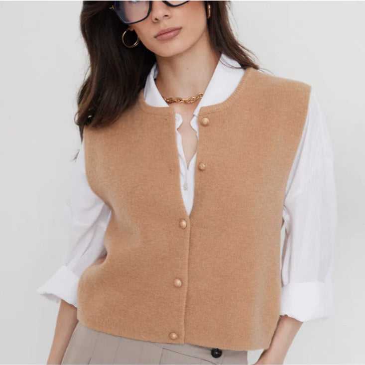 Ladies knit vest with elegant buttons Ivyshape