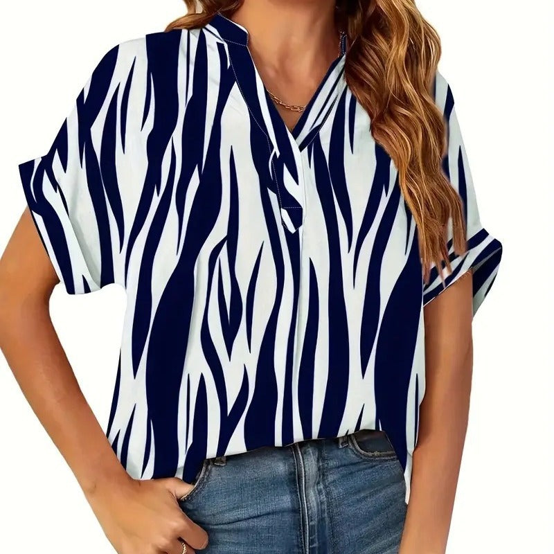 Women's casual blouse with V-neck and eye-catching chevron pattern Ivyshape