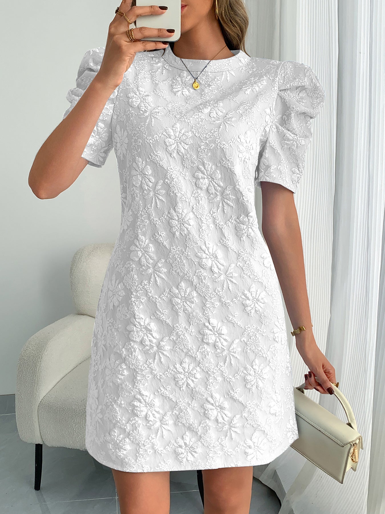 Ladies elegant wedding dress with puff sleeves and floral embroidery Ivyshape