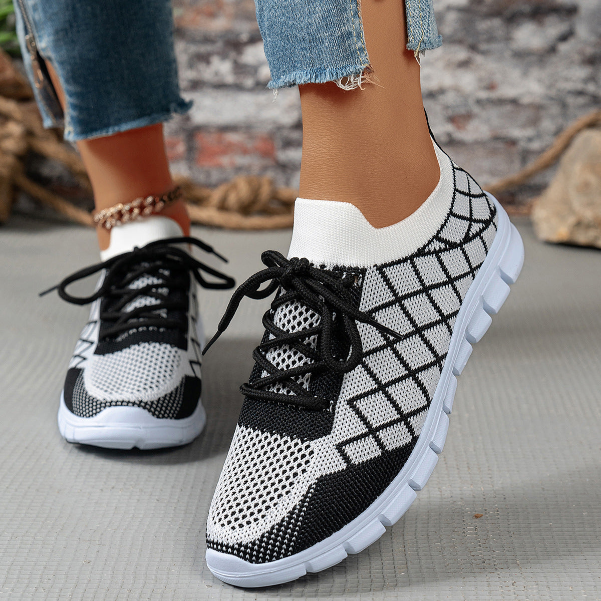 Women Breathable Sports Shoes with Elastic Upper Material and Non-Slip Sole Ivyshape