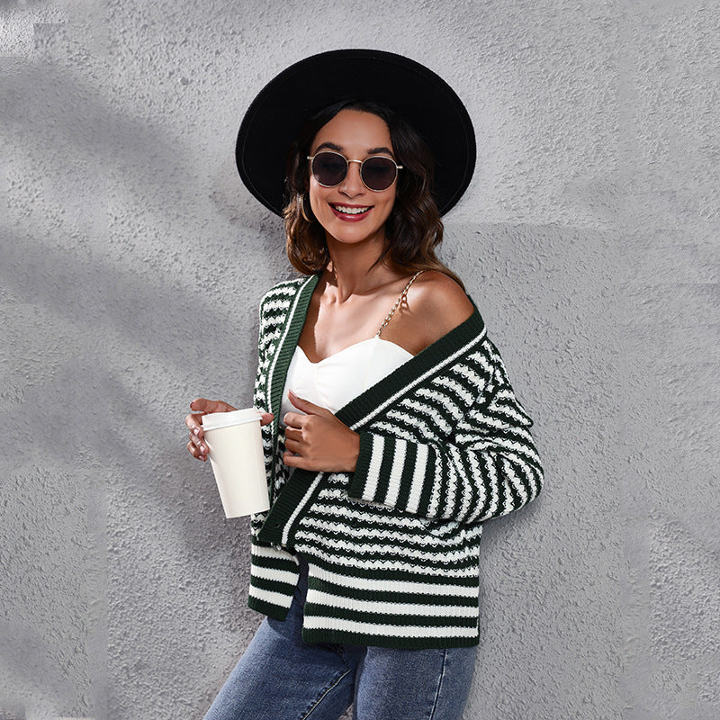 Ladies chunky knit sweater with fashionable wave pattern and loose fit Ivyshape