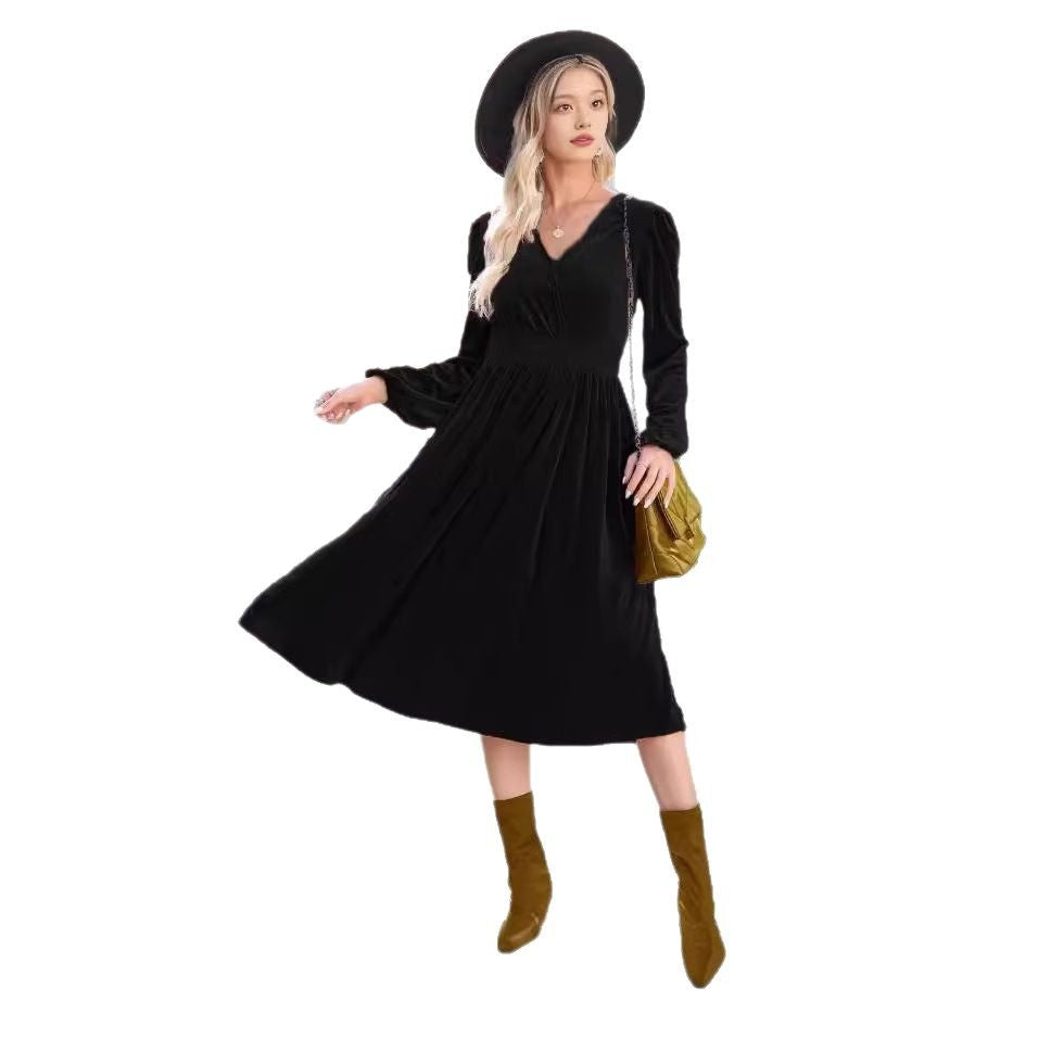 Women's midi dress made of soft velvet with a minimalist V-neck and elastic waistband Ivyshape