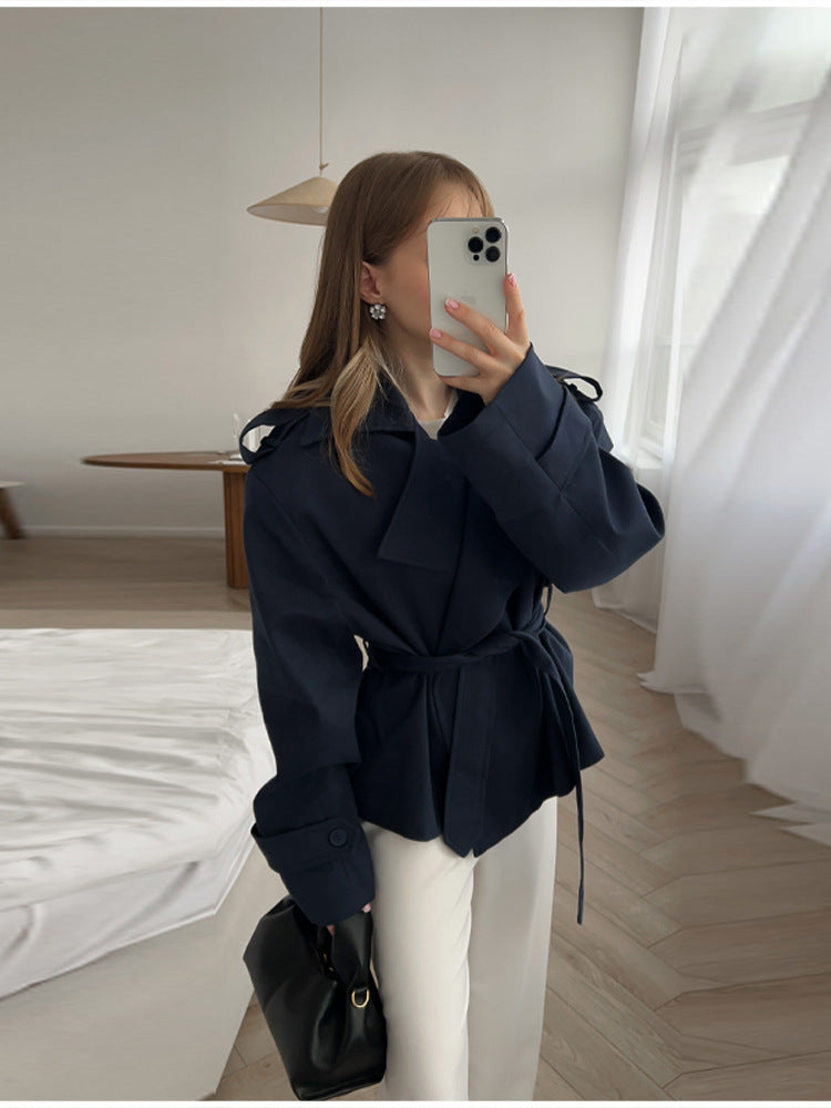 Women's Fashionable Trench Coat with Tailored Cut and Belt Ivyshape