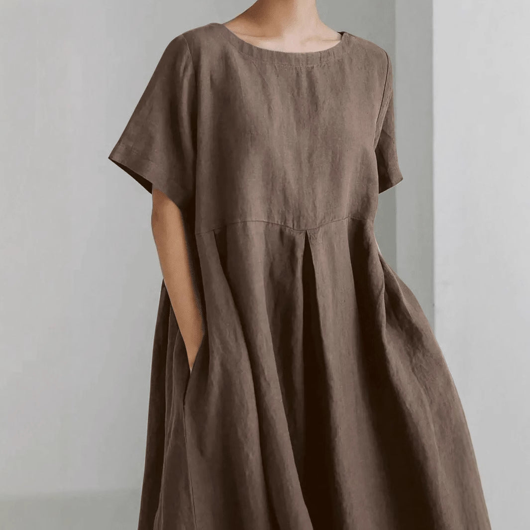 Women's maxi dress with a casual cut and practical pockets Ivyshape