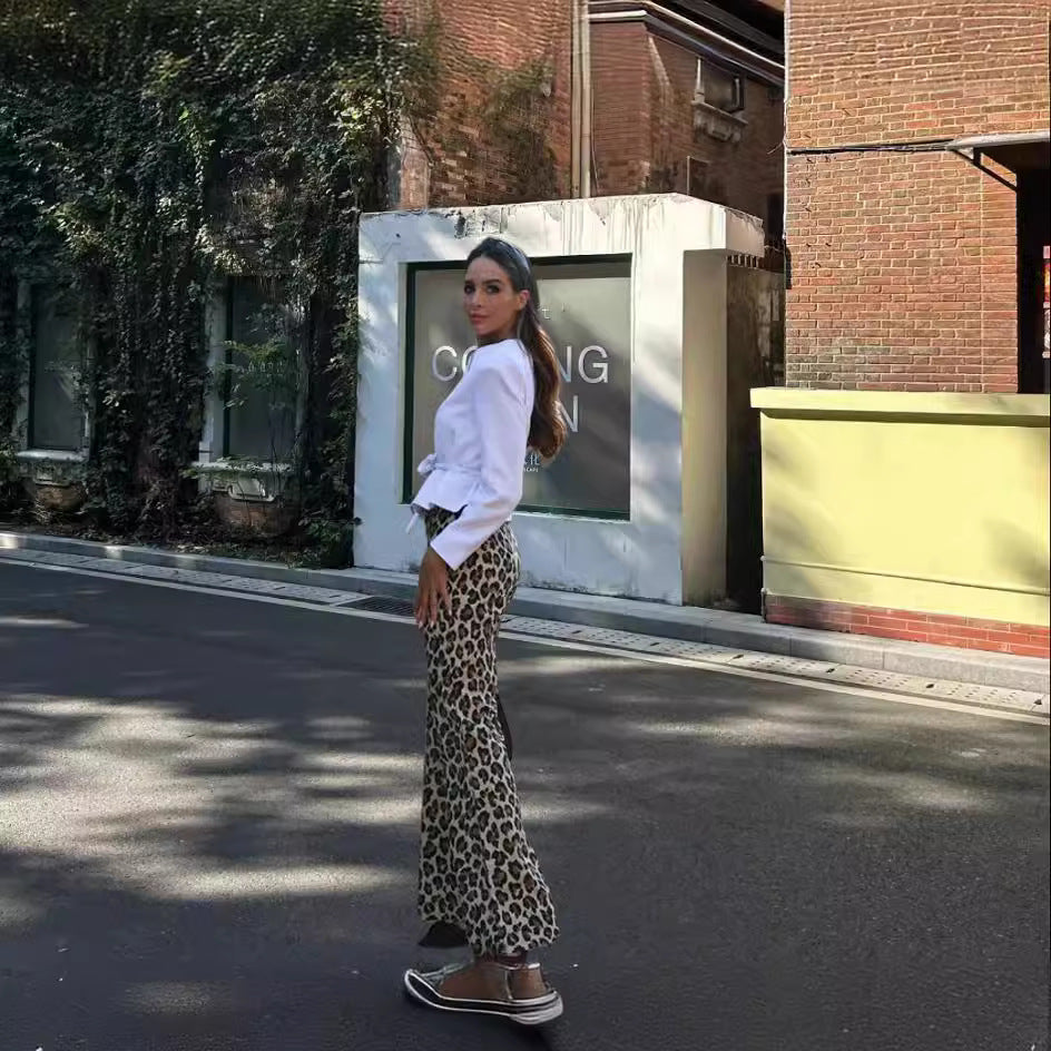 Women's fashionable fabric pants with animal print Ivyshape