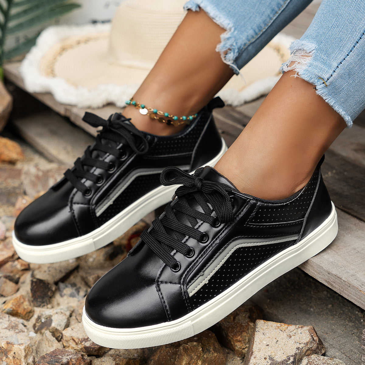 Women Fashion Sneakers with perforated surface and flexible sole Ivyshape
