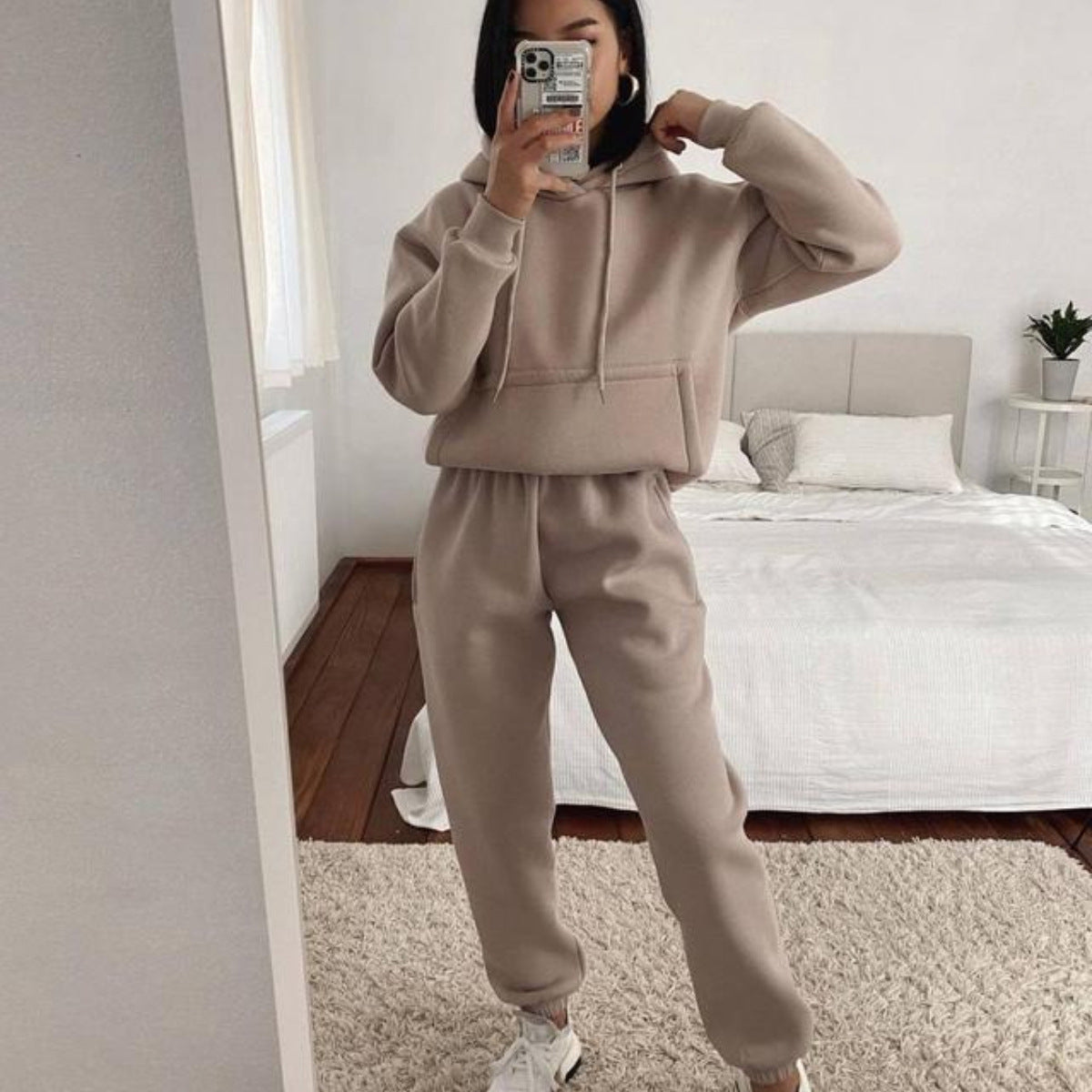 Women's Comfortable Fleece Hoodie and Jogging Pants Set Ivyshape