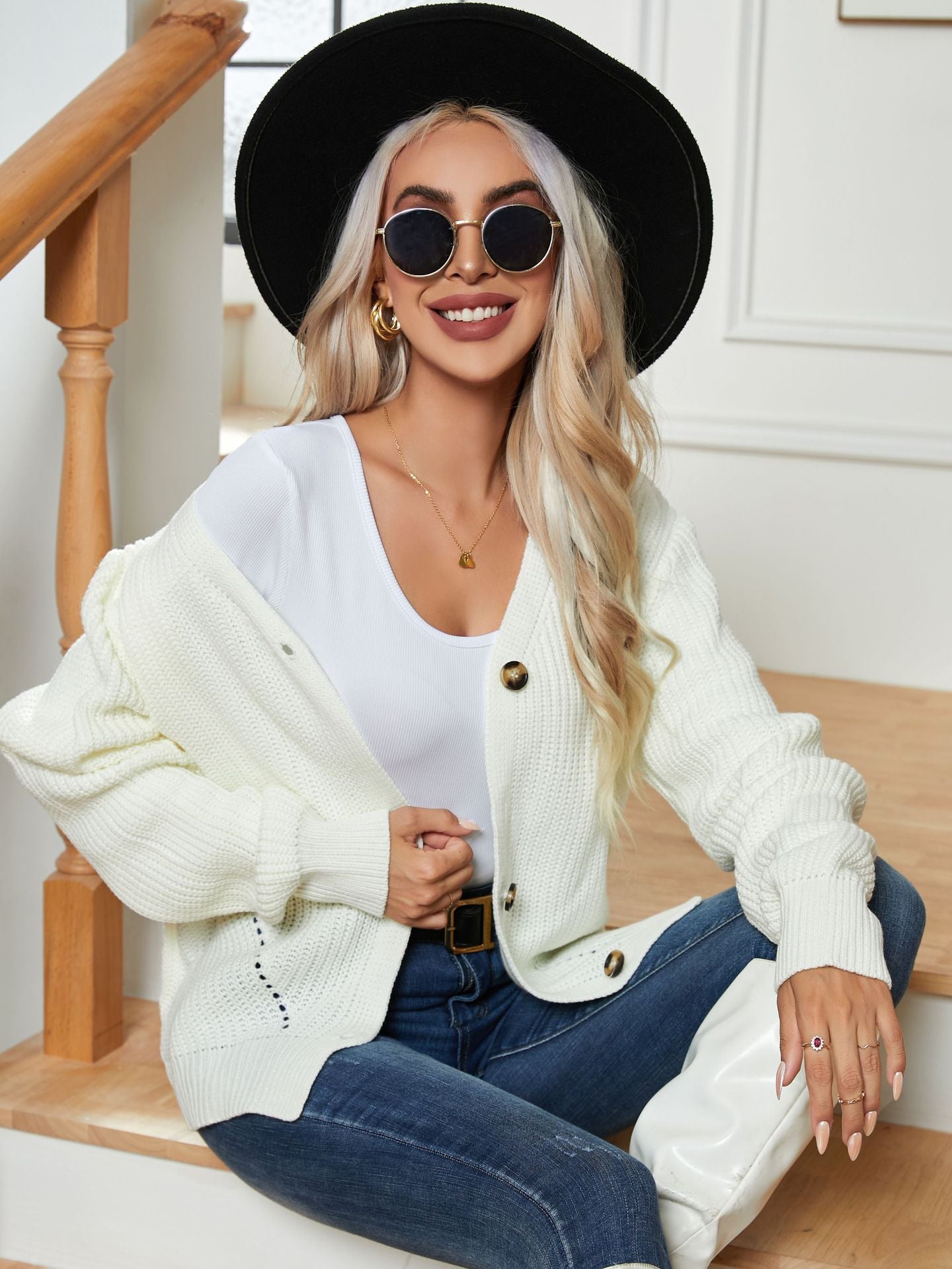 Women's chunky knit sweater with a casual cut and wide sleeves Ivyshape