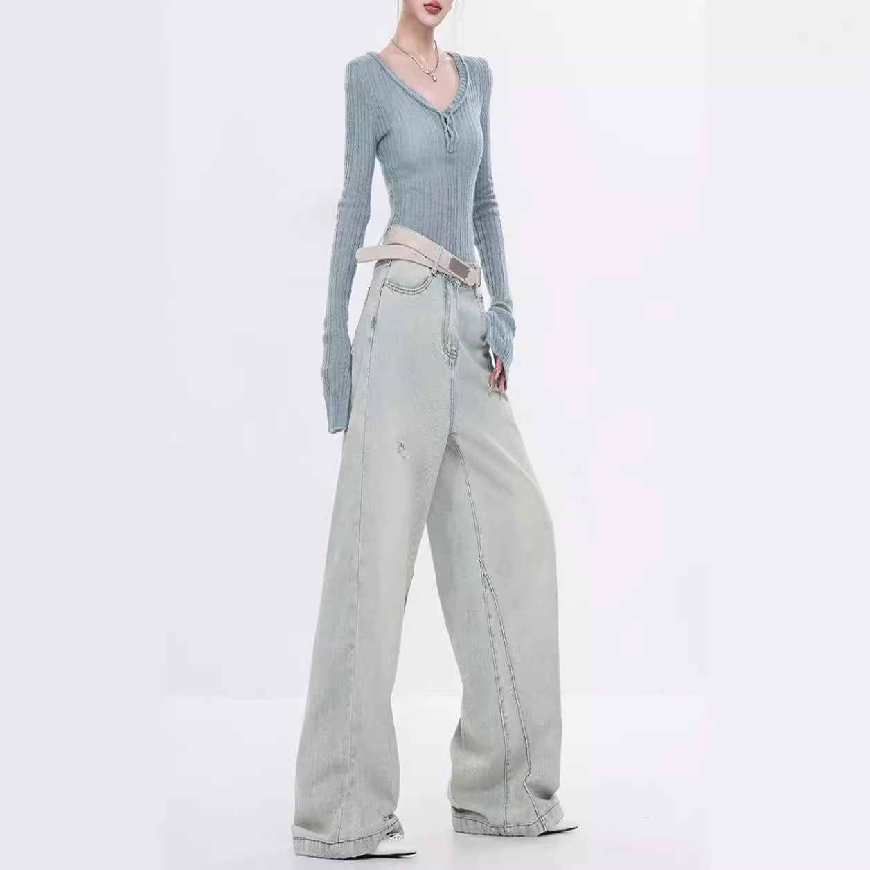 Women Elegant Wide-Leg Jeans with Fashionable Accents and High Waist Ivyshape