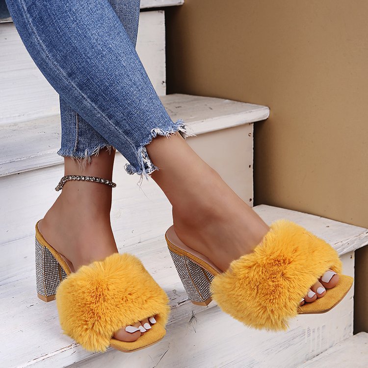 Ladies Glamorous Mules with cozy faux fur and glittering heel Ivyshape