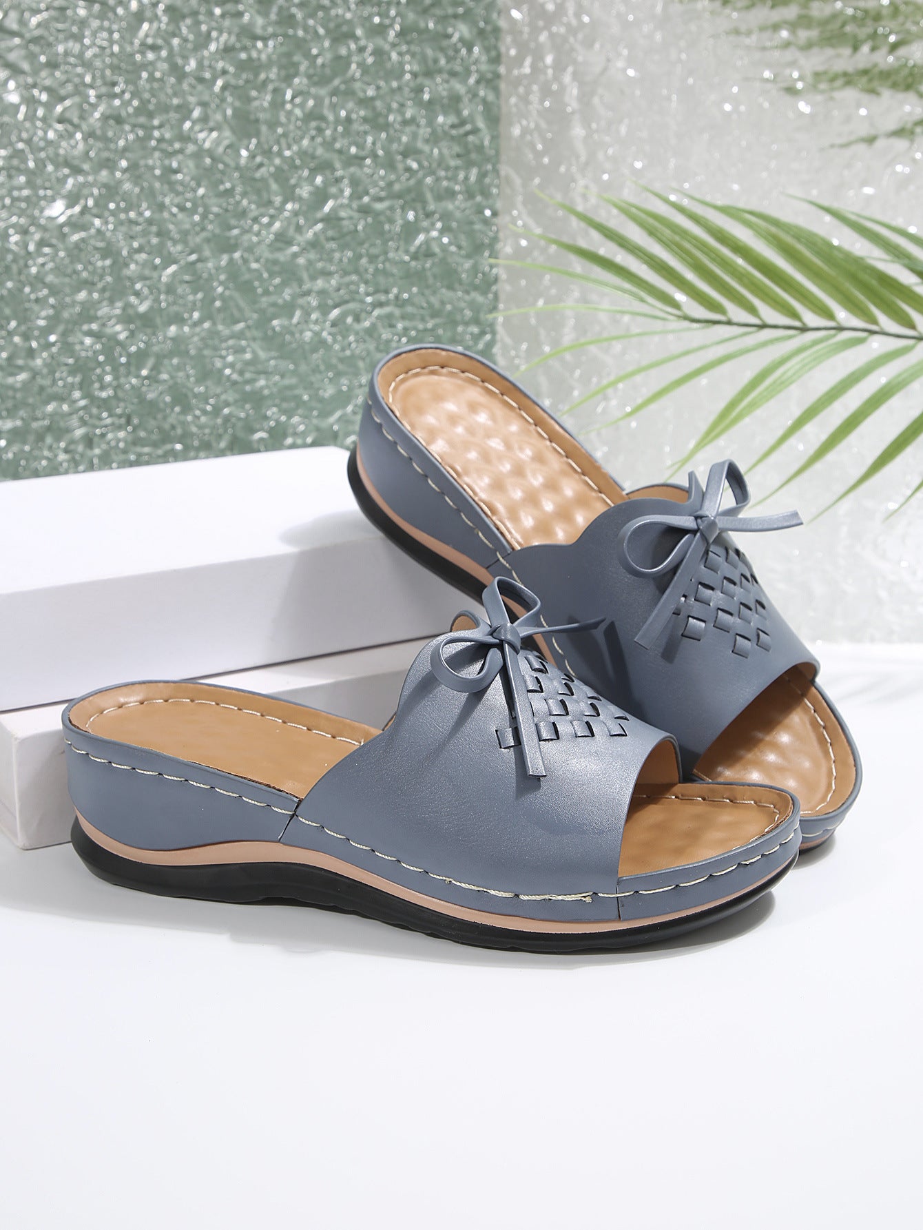 Women's clogs with braided strap design and comfortable sole Ivyshape