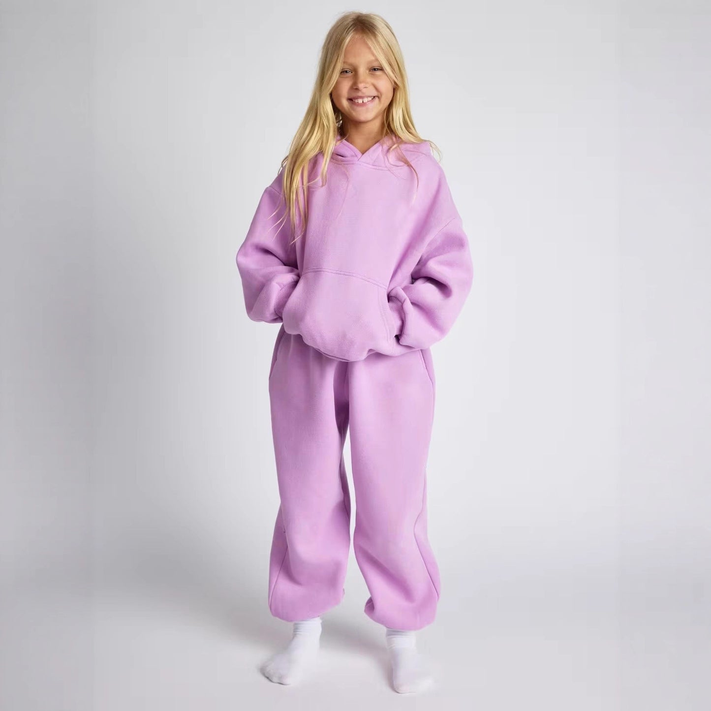 Women's casual hoodie with spacious kangaroo pocket and cozy material Ivyshape