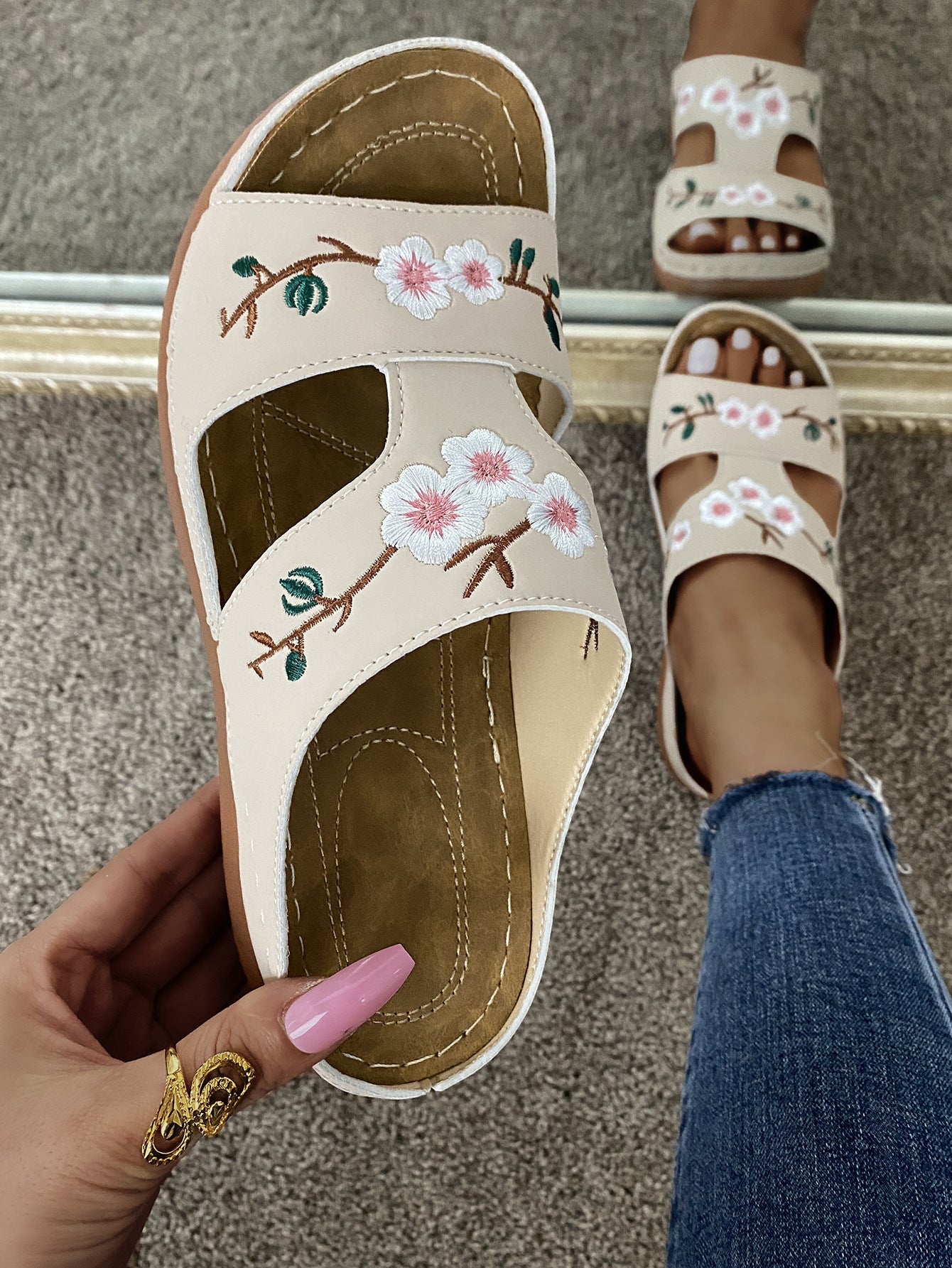 Ladies comfortable mules with floral embroidery design and anatomical footbed Ivyshape