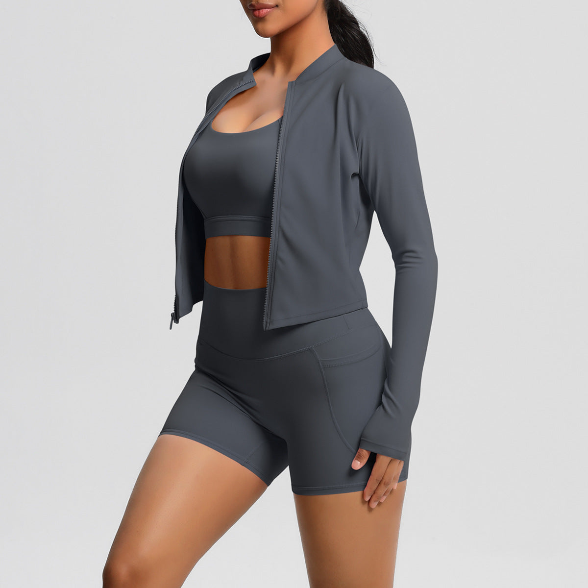 Women's sporty training set with fitted top and high-waisted shorts Ivyshape