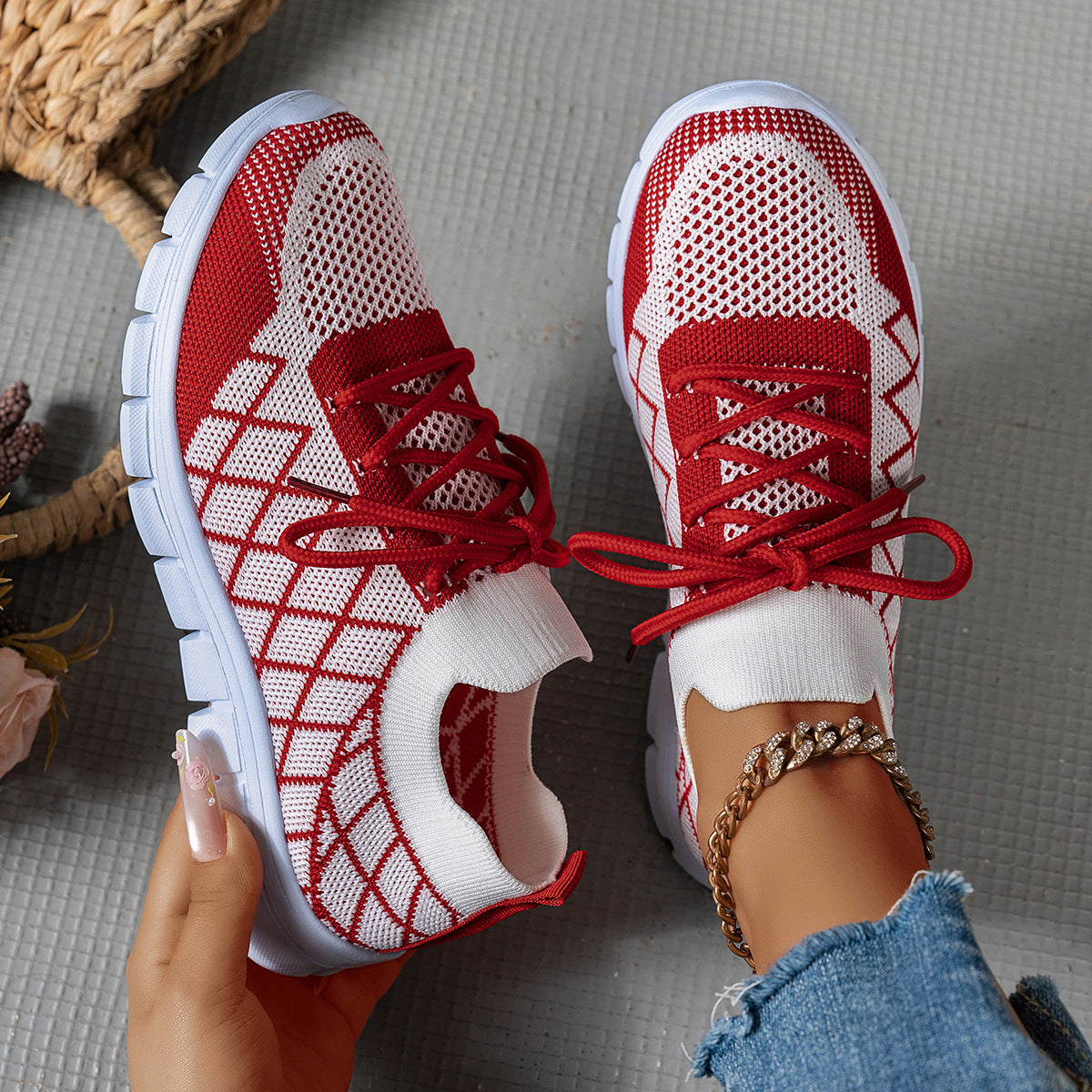 Women Breathable Sports Shoes with Elastic Upper Material and Non-Slip Sole Ivyshape