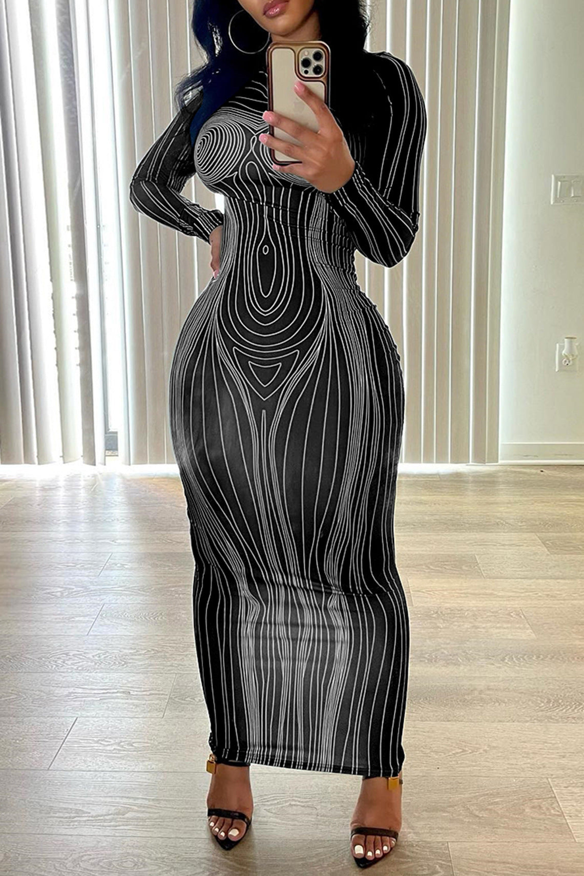 Women figure-hugging long sleeve dress with modern line pattern Ivyshape