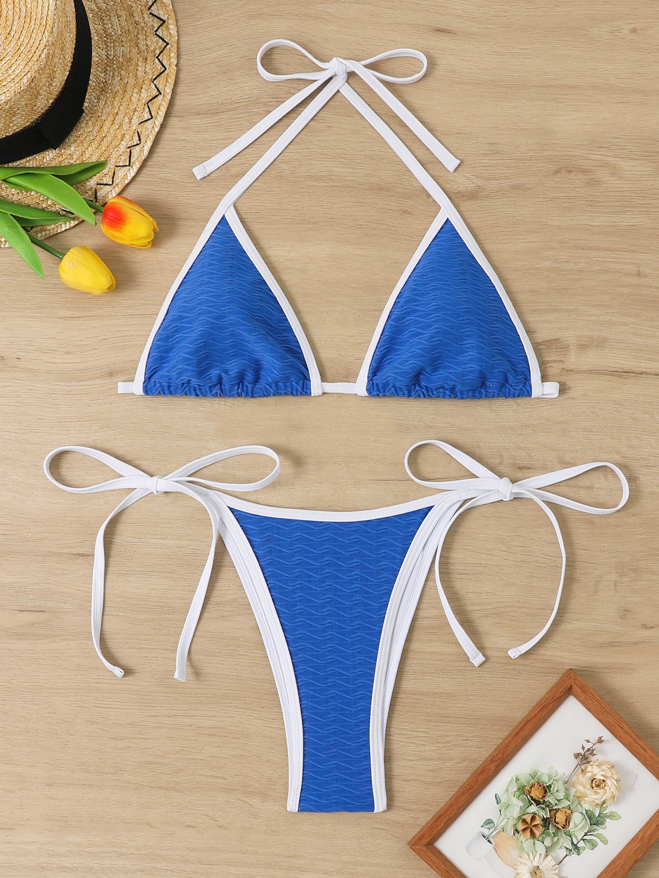 Ladies triangle bikini with playful knot and high leg cut Ivyshape