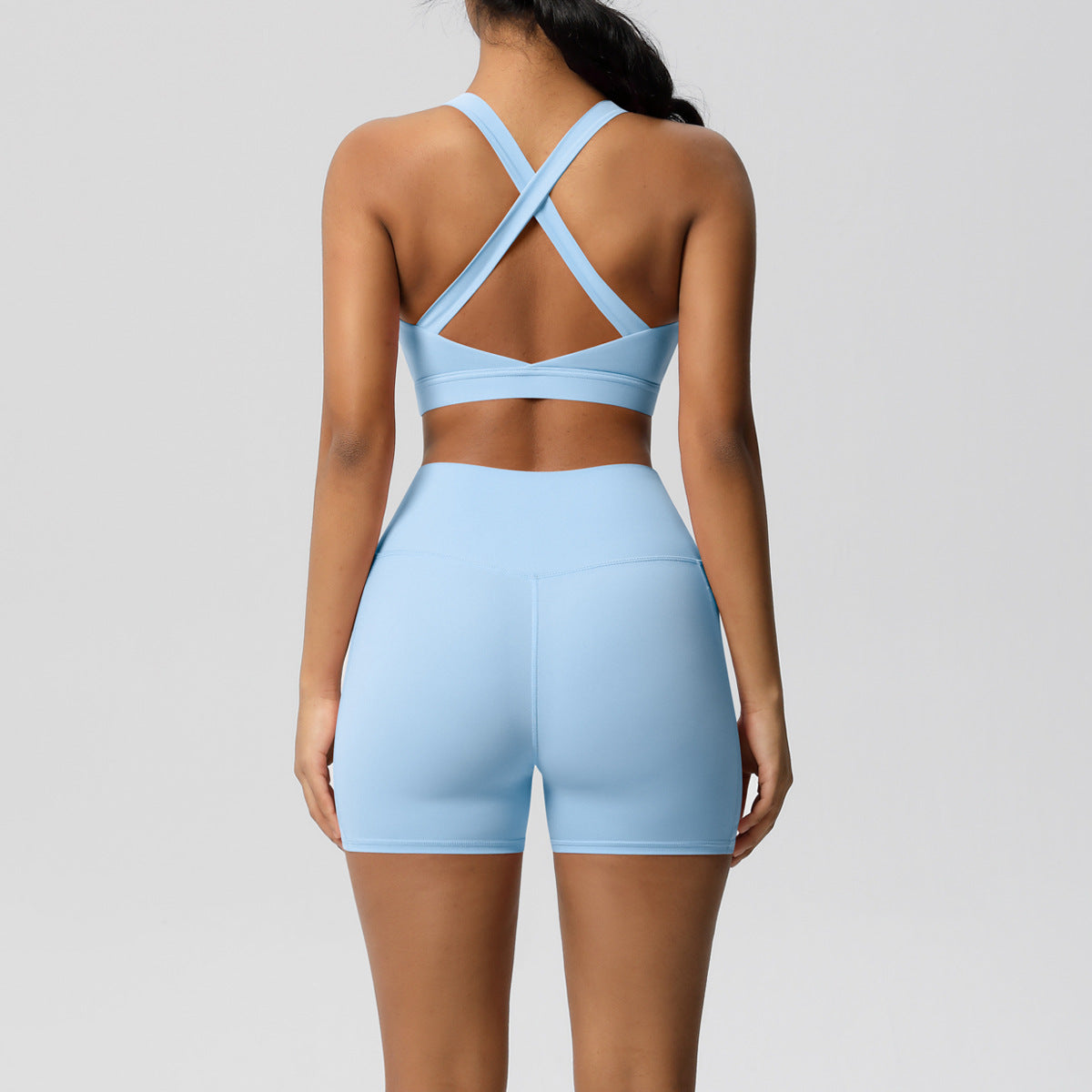 Women’s Sports Bra and High-Cut Shorts with Practical Pockets and Breathable Structure Ivyshape