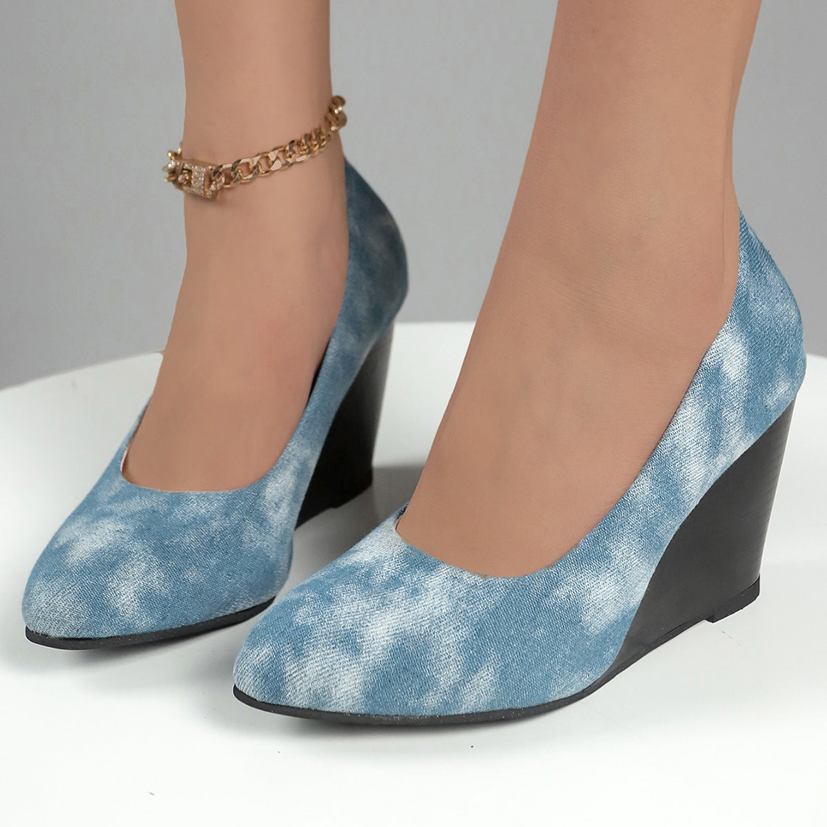 Ladies' wedge pumps with trendy denim design and elastic footbed Ivyshape