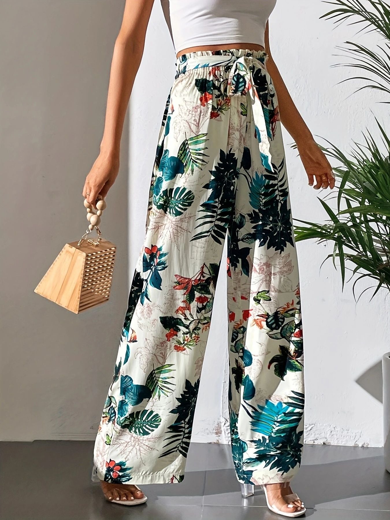 Wide women's trousers with floral print and elastic waistband Ivyshape