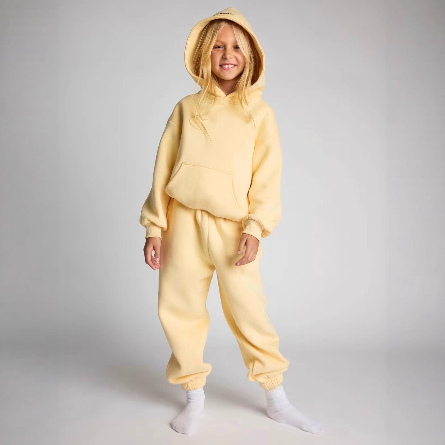 Women's casual hoodie with spacious kangaroo pocket and cozy material Ivyshape