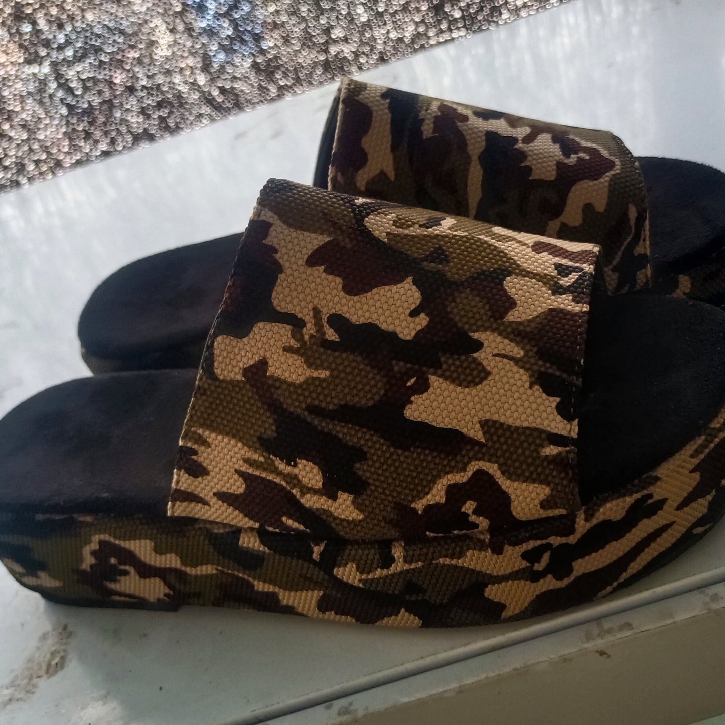 Women Clogs in modern camouflage design Ivyshape