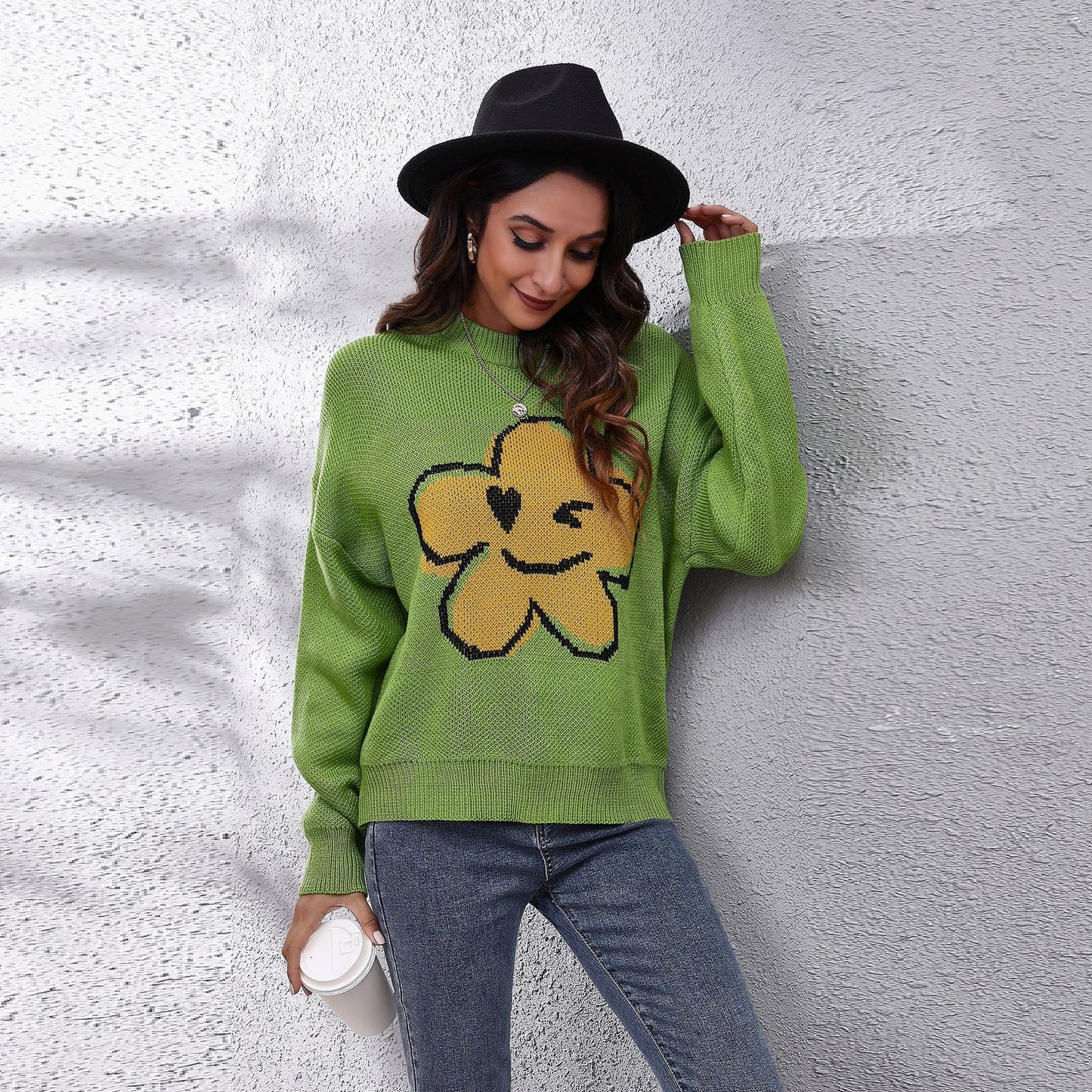 Ladies chunky knitted sweater with floral pattern and casual cut Ivyshape