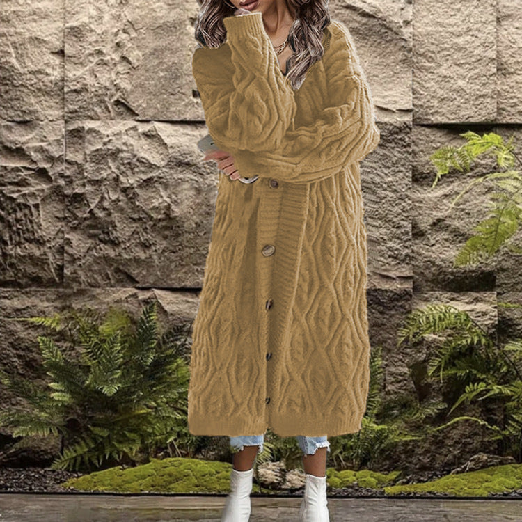 Women's chunky knit kimono with trendy cable pattern and practical pockets Ivyshape