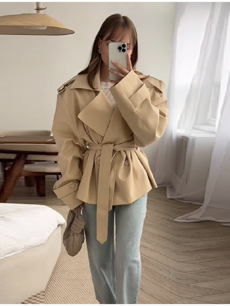 Women's Fashionable Trench Coat with Tailored Cut and Belt Ivyshape