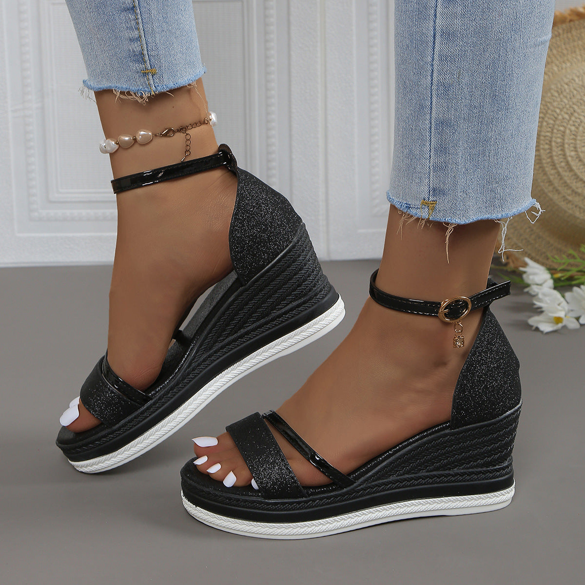 Women's wedge sandals with fashionable straps and stylish glitter design Ivyshape