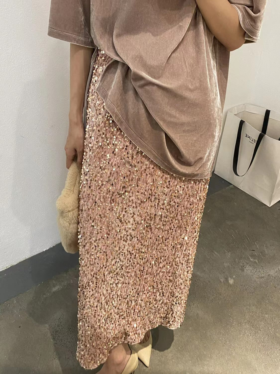 Women's Glittering Midi Skirt with Sequin Decoration Ivyshape