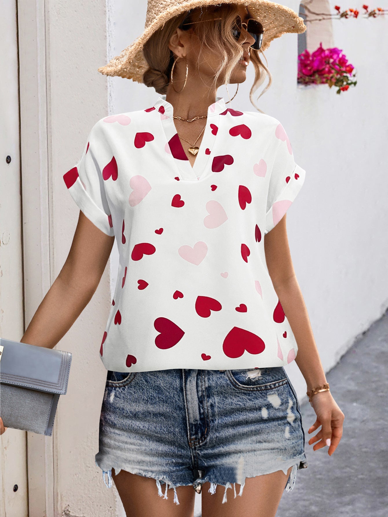 Ladies airy blouse shirt with heart-shaped print and loose fit Ivyshape